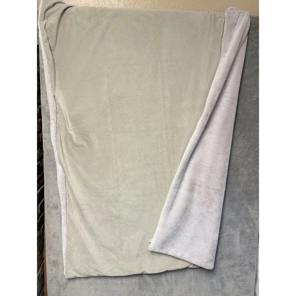 Bearpaw Reversible Faux Fur Velvet Throw Blanket Sage Gray 60x48